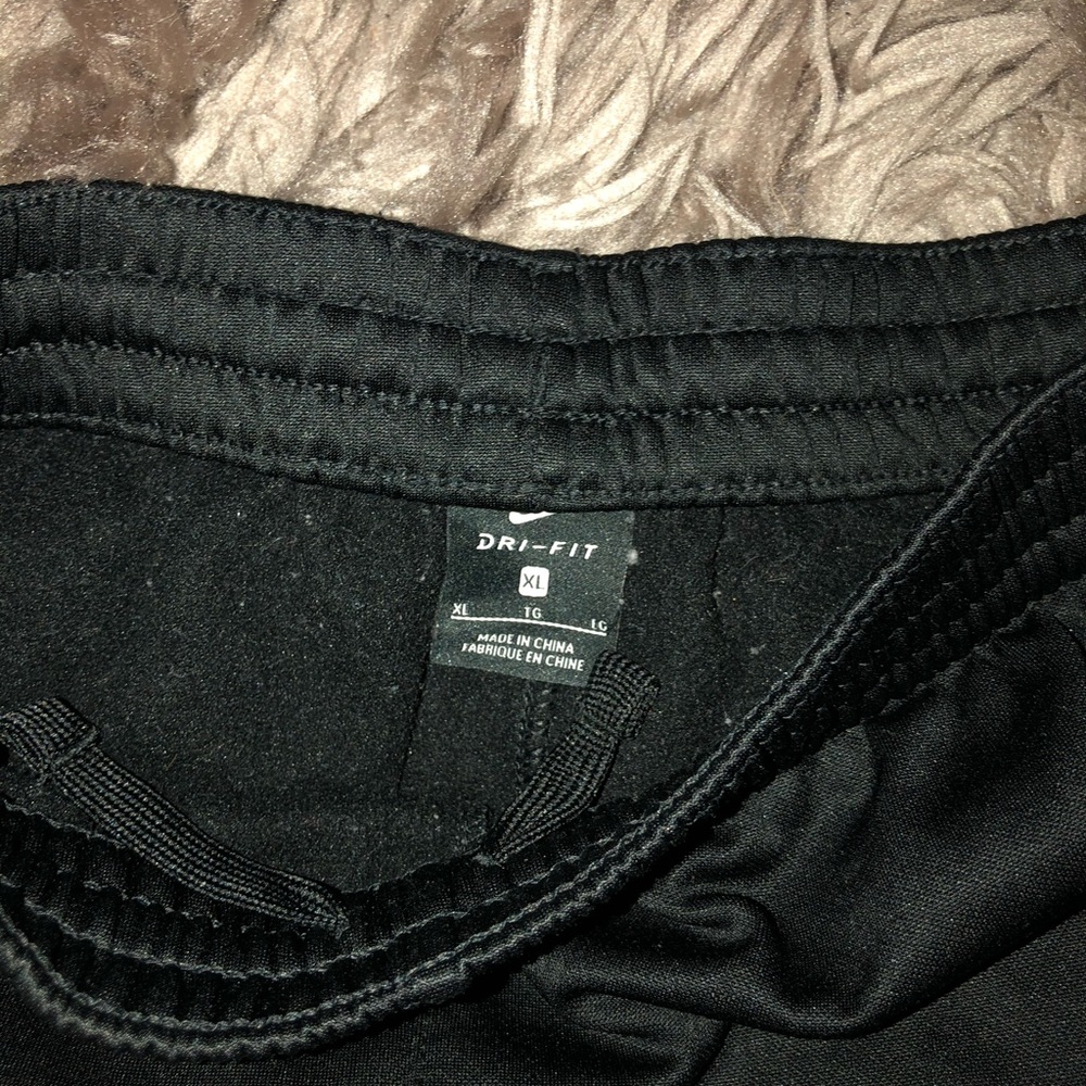 Nike joggers - Picture 2 of 2
